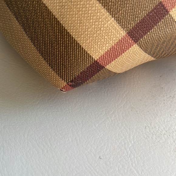 Burberry authentic handbag - Picture 3 of 13